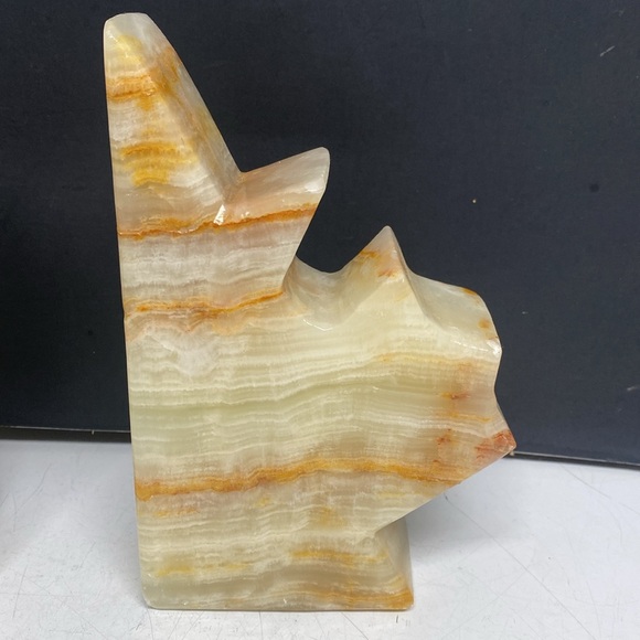 Maple Leaf Shaped Marble Bookends Set of Two - Picture 7 of 16